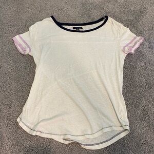 American Eagle Outfitters Tshirt